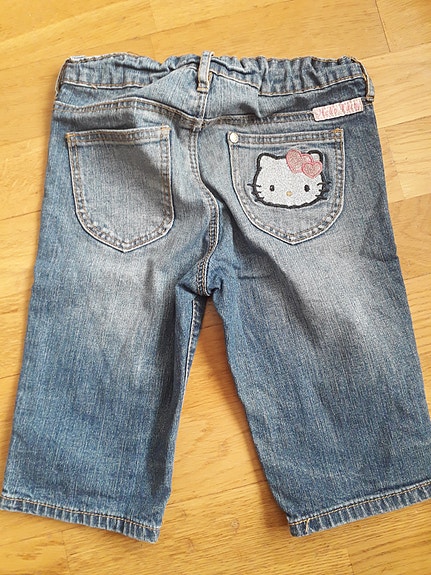 Caprit 110 shortsit hello kitty