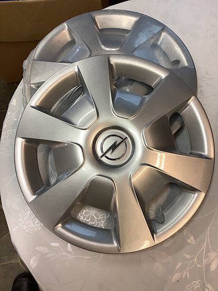 90576074 Pölykapseli Opel Astra G,Vectra B,Zafira A 15”