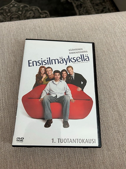 How I met your mother - Ensisilmäyksellä