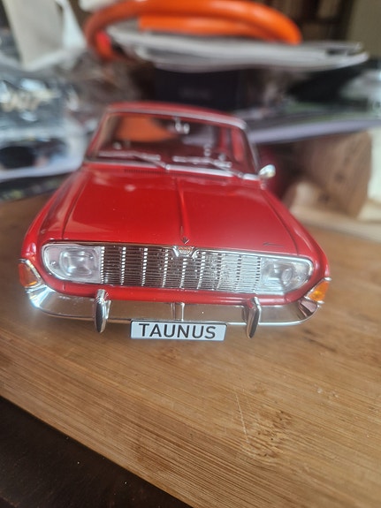 Ford 20 M TS - Pienoismalli 1:18