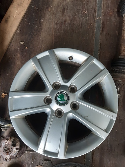 Skodan vanteet 5x112, 6,5J15 ET50