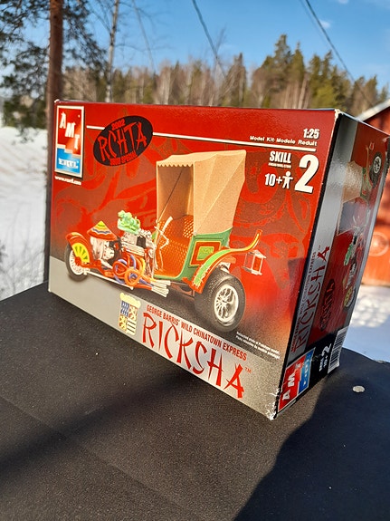AMT Koottava Ricksha