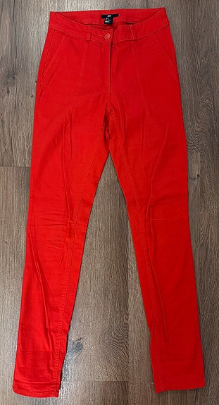 H&M kirkkaanpunaiset korkeavyötäröiset housut 34
