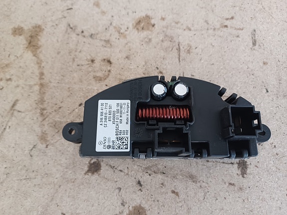 AUDI A5 2007-15 lämmityslaitteen puhaltimen vastus 8T0820521