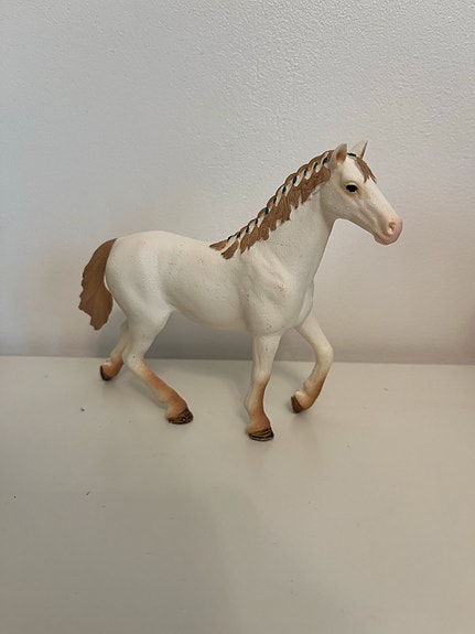 Valkoinen Schleich hevonen