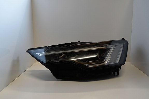 Audi A6 -20  ajovalo vasen