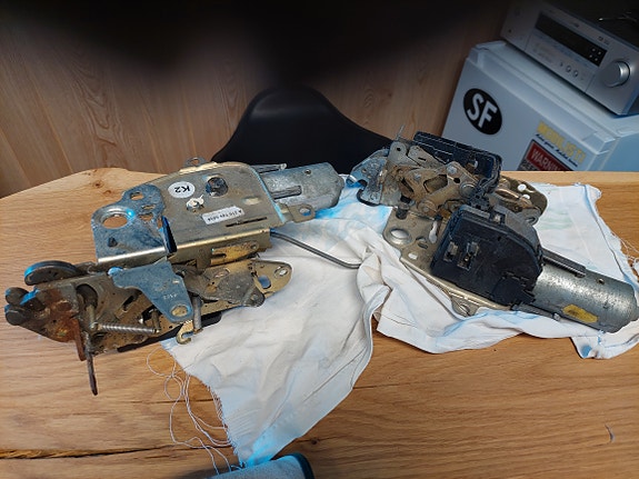 MB 210 takaluukun sulkijamoottori