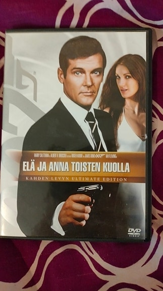 James Bond - Elä ja anna toisten kuolla