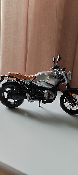 Moottoripyörä Maisto BMW