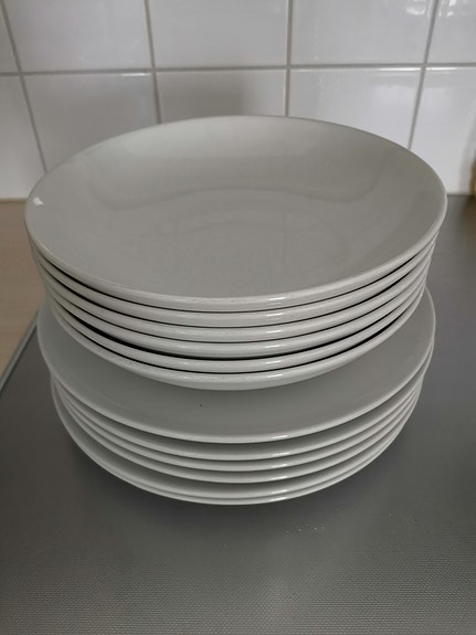 Ikea lautasia
