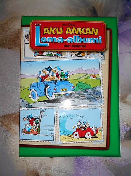 Aku Ankka Loma-albumi, Huh Hellettä 1/2011
