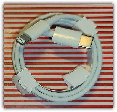 USB C - iPhone / iPad -data- ja latauskaapeita / 1-2m