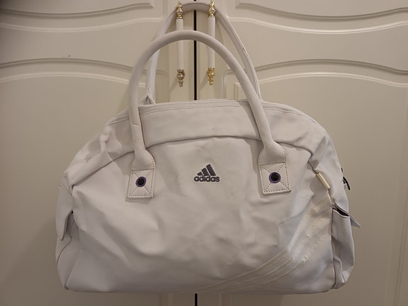 Valkoinen Adidas olkalaukku