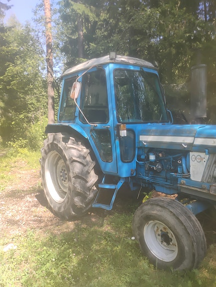 Ford 5610 -83