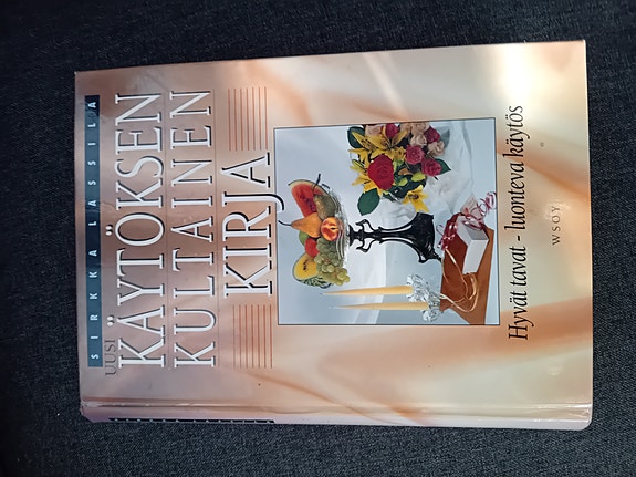 Käytöksen kultainen kirja v. 1995