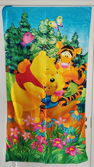 Nalle Puh pyyhe 70 x 140 cm - uusi