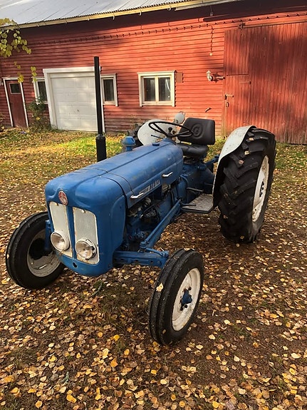 Fordson Dexta bensiini moottori 1964
