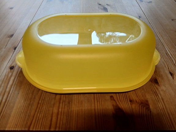 Tupperware tarjoiluastia