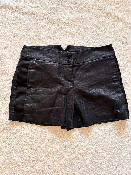 Pellava shorsit 34 Sisley