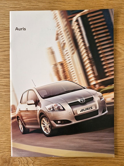Toyota Auris -esite 2009 (viro)