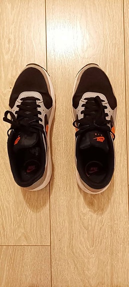 Nike Air Max lenkkarit, koko 43