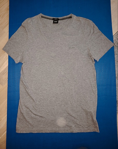 Hugo Boss harmaa t-paita, Slim fit, S