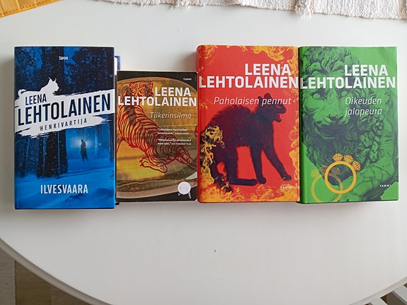 Leena Lehtolainen kirjoja