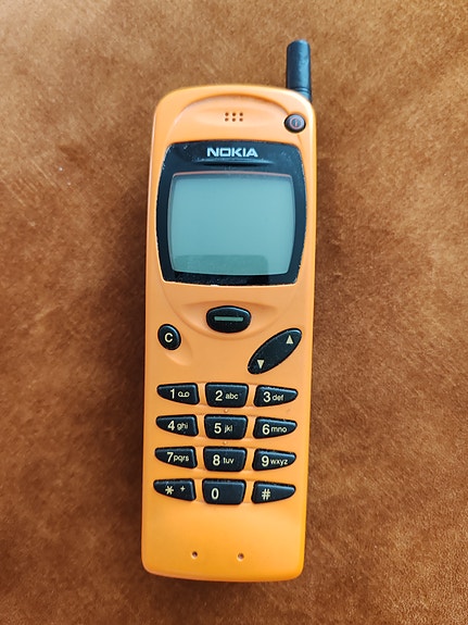 Nokia vanha puhelin