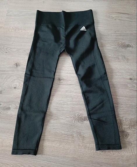 Adidas urheilu trikoot