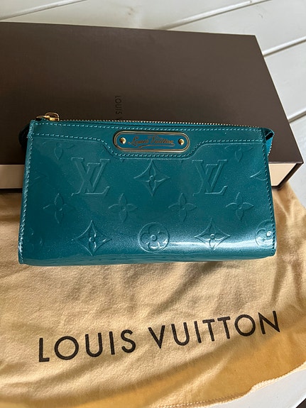 Louis Vuitton Trousse meikkipussi vernis bleu gal