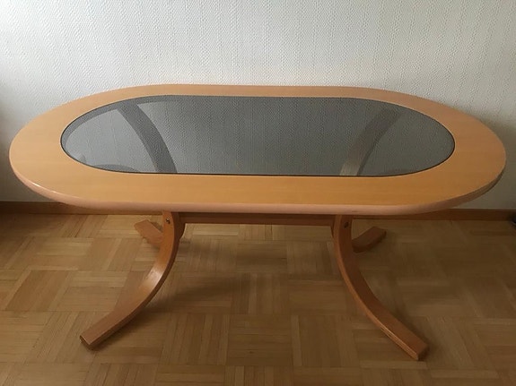 Pöytä