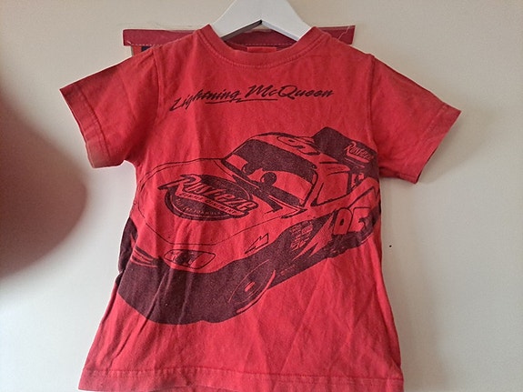 Disney Cars Lightning McQueen poikien t-paita punainen koko 98