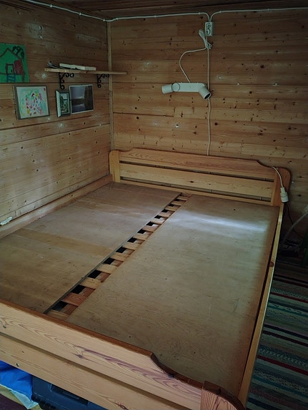 Kokopuinen sänky
