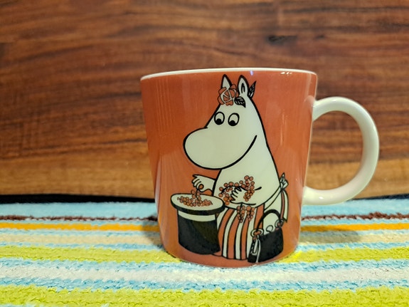 Muumimuki Muumimamma ja marjat