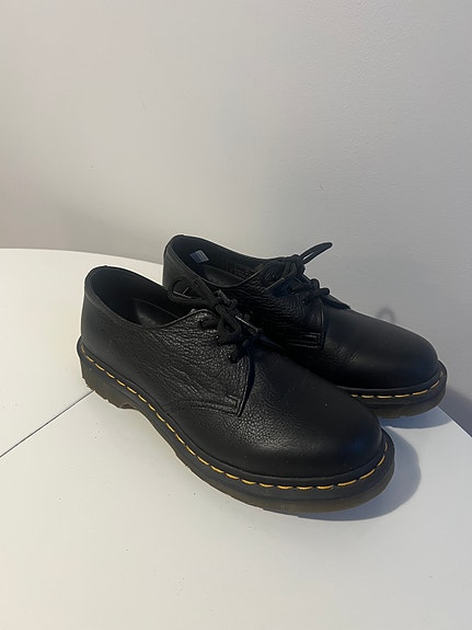 DR. MARTENS
