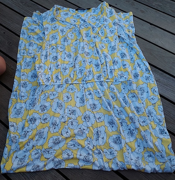 Lupilun maximekko koossa L/XL