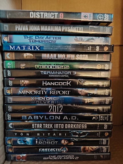 18xSci-fi DVD-elokuva