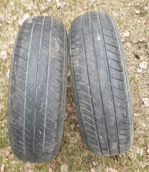 2kpl renkaita esim. mopoautoon
