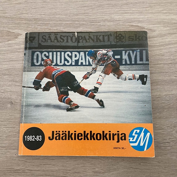 Jääkiekkokirja 1982-83 - Aarne Honkavaara.