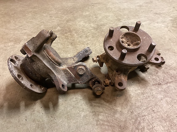 Etupyörän navat Toyota mr2 aw11