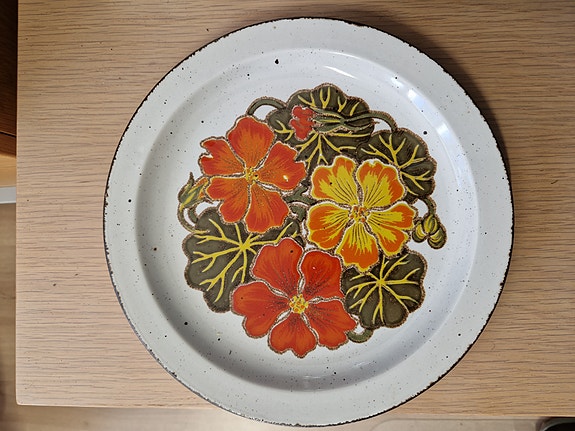 Vintage posliinilautanen 70-luvulta, Midwinter