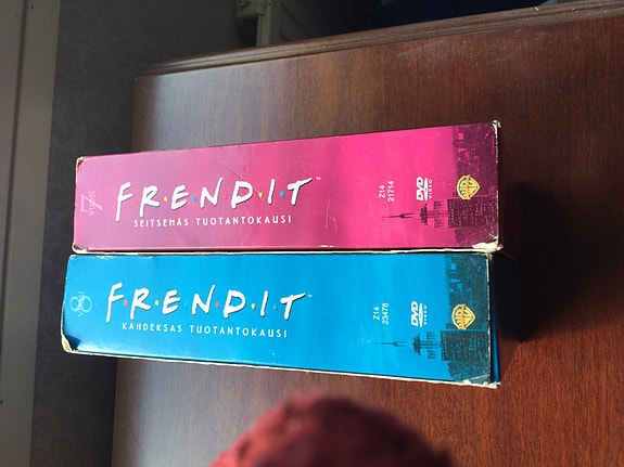 Frendit tuotantokaudet 7-8 dvd-boxit € 3/tuotantokausi