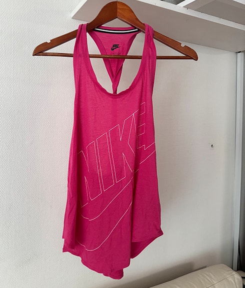 Nike treenitoppi