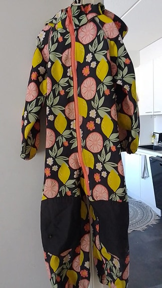 Välikausi haalari 98cm