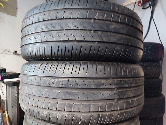 235/55/18 Pirelli kesärenkaat 2 kpl