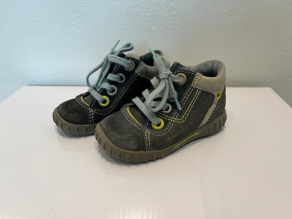 Ecco superlight lasten kengät koko 21