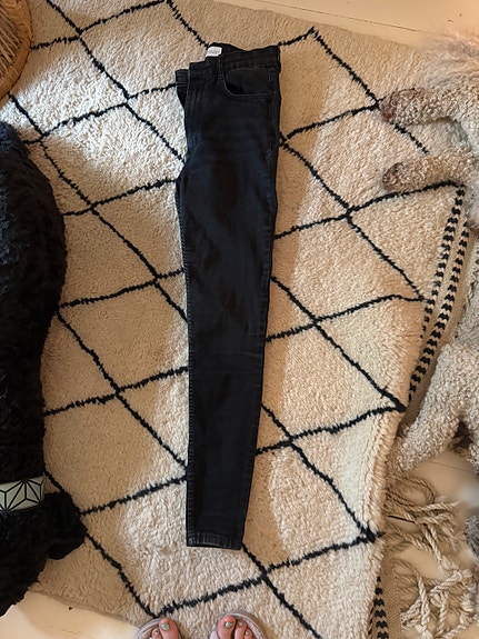 Zara mustat farkut joustavat 38