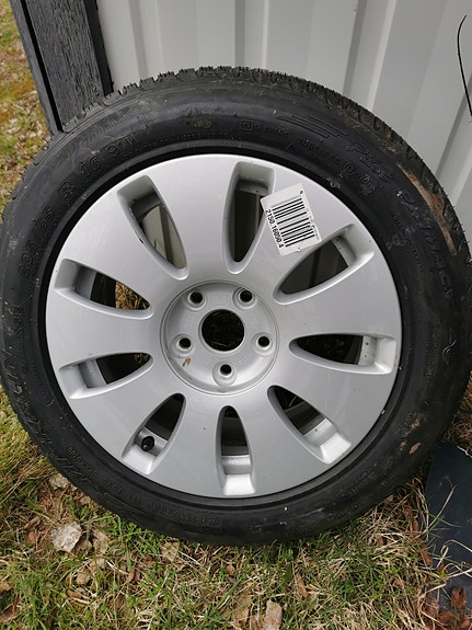 Audin 16" 5x112 vararengas. Käyttämätön.
