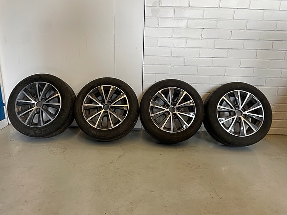Peugeot 16" Alumiinivanteet + 205 / 55 / 16 Kesärenkaat (128)