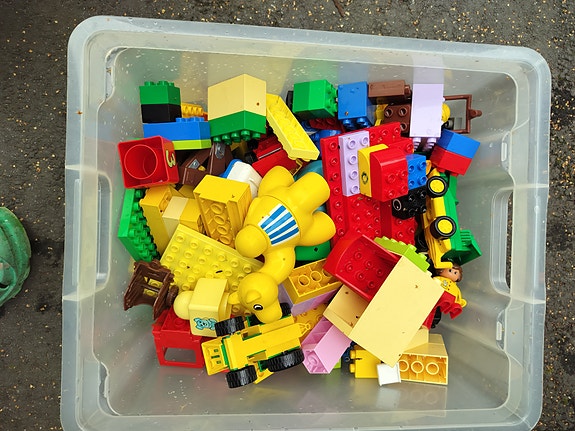 Laatikollinen Lego Duploja